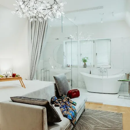 Dom Ogrodnika Boutique Bed & Breakfast *