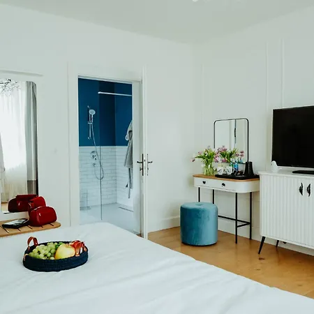 Dom Ogrodnika Boutique Bed & Breakfast *