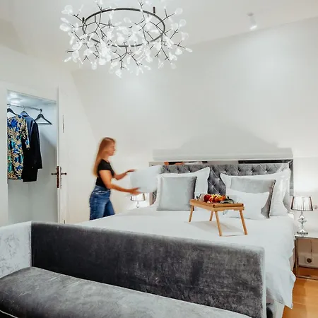 Dom Ogrodnika Boutique Bed & Breakfast *