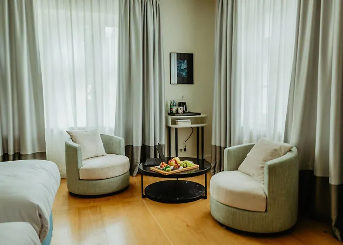 Dom Ogrodnika Boutique 住宿加早餐酒店 亚罗钦